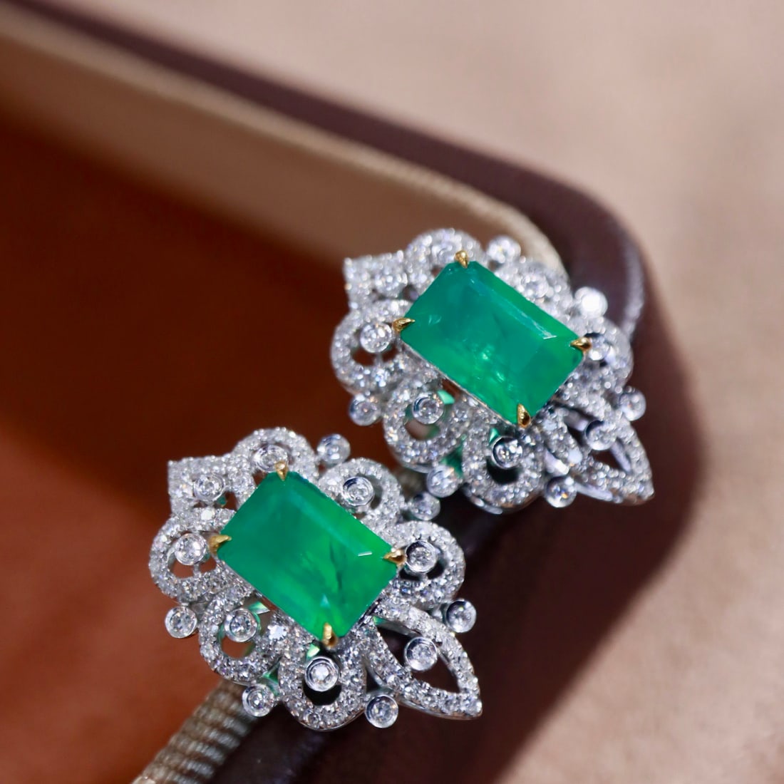 14k Gold 2.45 Ctw Vivid Green Natural Emerald & Diamond Earrings - 4