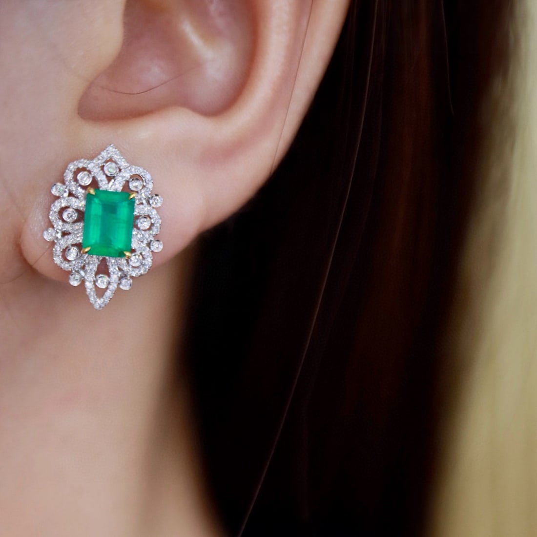 14k Gold 2.45 Ctw Vivid Green Natural Emerald & Diamond Earrings - 8