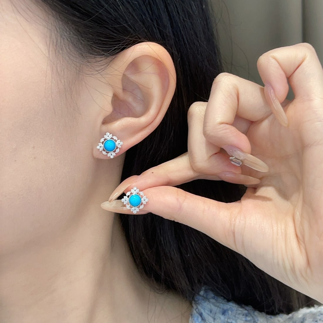 14k Gold 1.2 Ct Natural Blue Turquoise & Diamond Earrings - 5