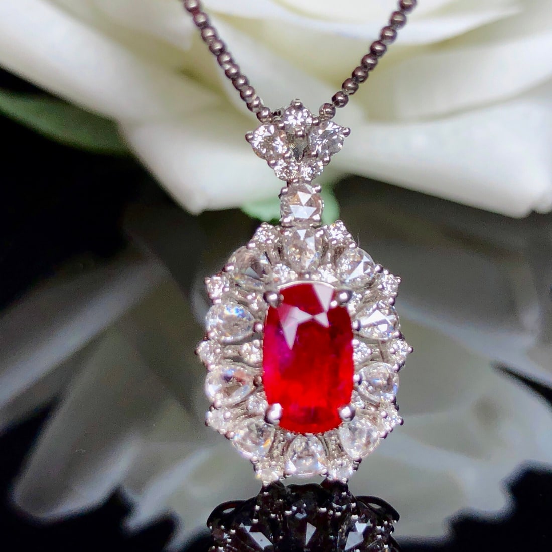 14k Gold 2.08 Ctw Natural Ruby & Diamond Pendant( Without Chain ): Ref:231108313 // gold content:14k gold // main gemstone:ruby // shape:oval // carat weight:1. 39ct // color:pigeonblood red // treatment:natural // // adjacent gemstone 2 : diamond //