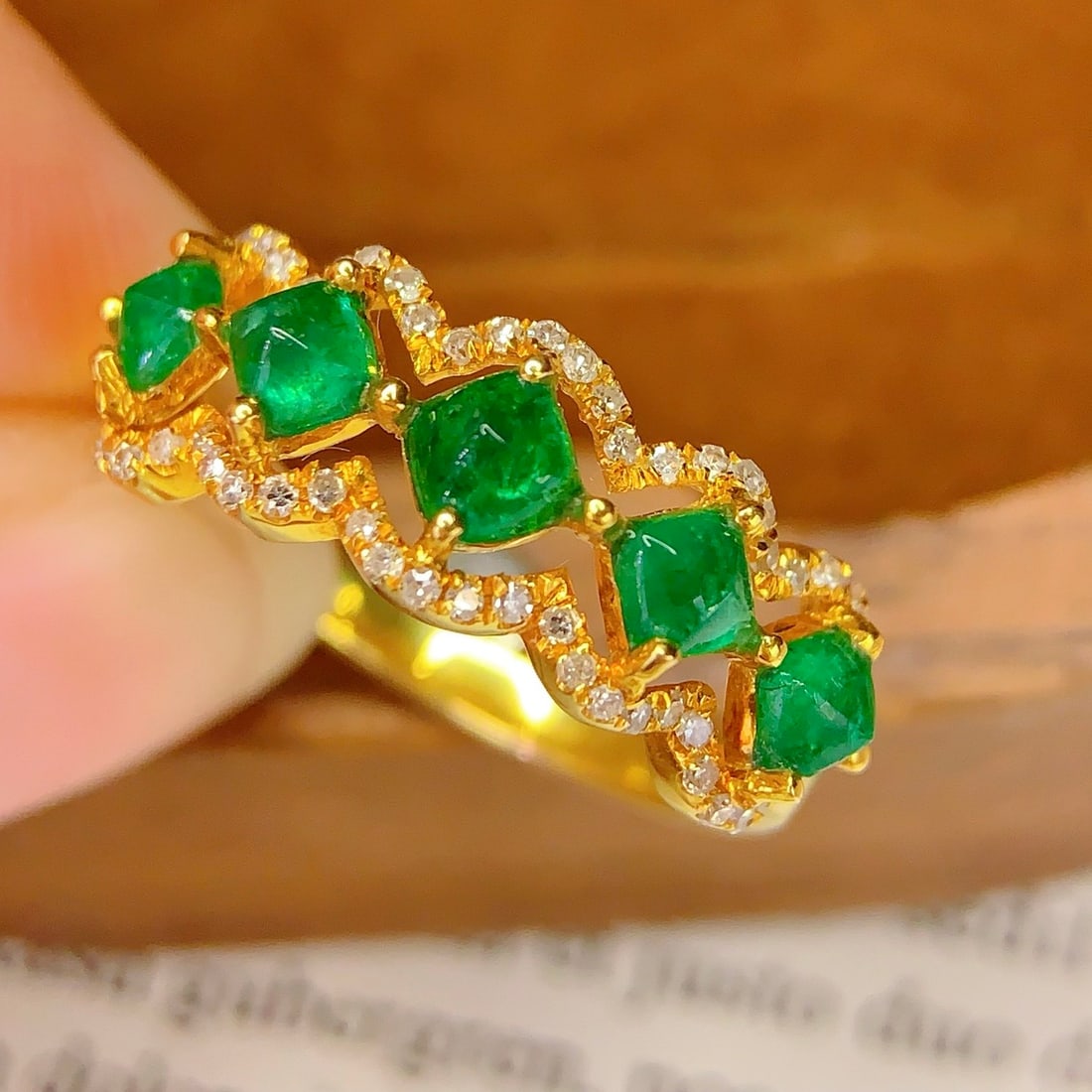 14k Gold 1.4 Ct Vivid Green Natural Emerald & Diamond Ring - 3