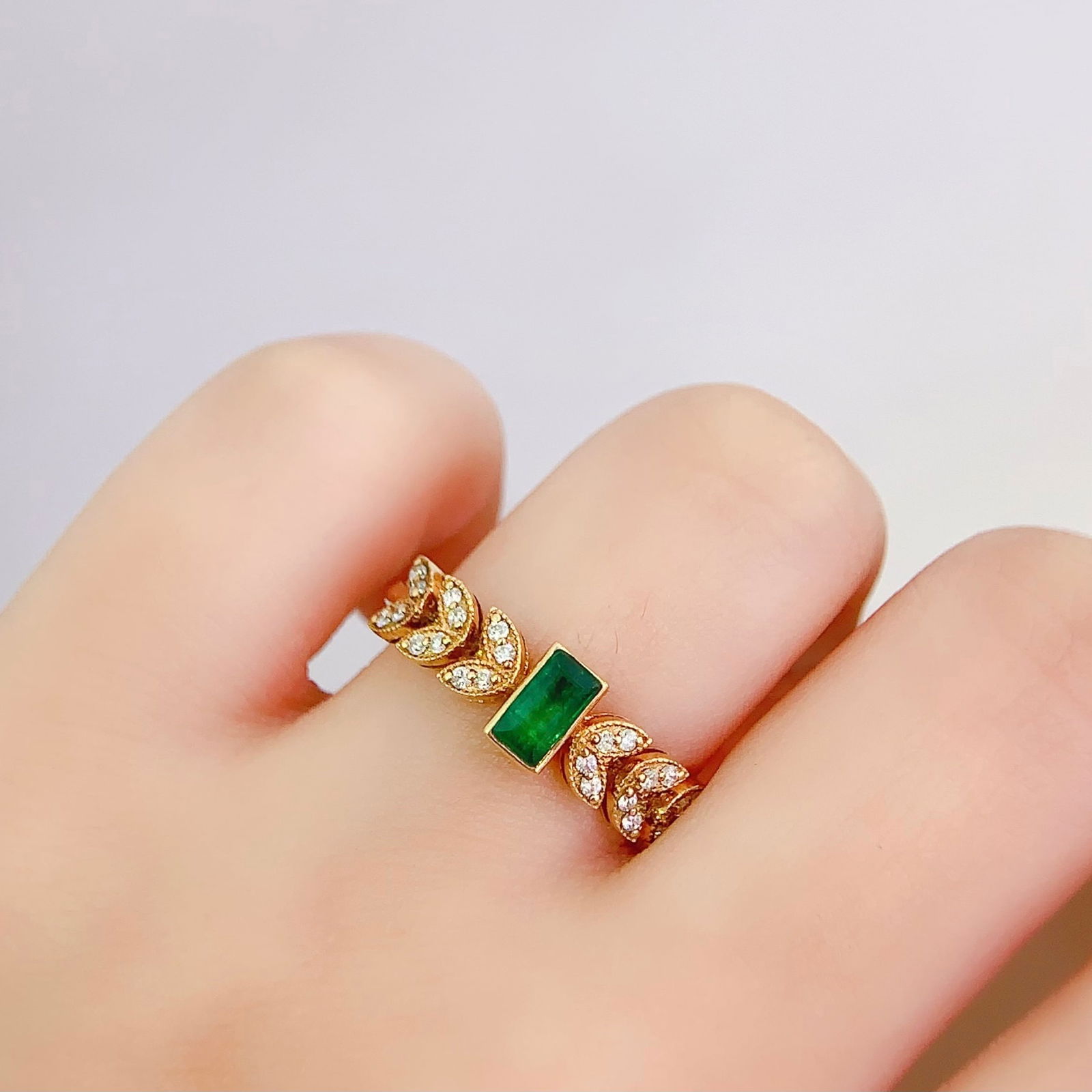 14k Gold 0.45 Ct Vivid Green Natural Emerald & Diamond Ring - 6