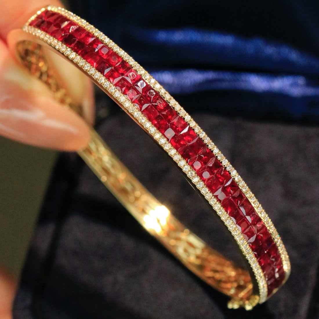 14k Gold 5.24 Ctw Natural Ruby & Diamond Bangle - 8