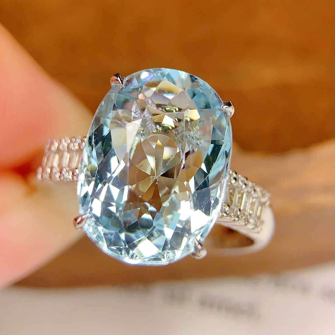 14k Gold 5.95 Ct Natural Aquamarine & Diamond Ring: Ref:231108366 // gold content:14k gold // ring size:7. 25us // // main gemstone:aquamarine // shape:oval // carat weight:5. 95ct // color:blue // treatment:natural // // adjacent gemstone 2 :