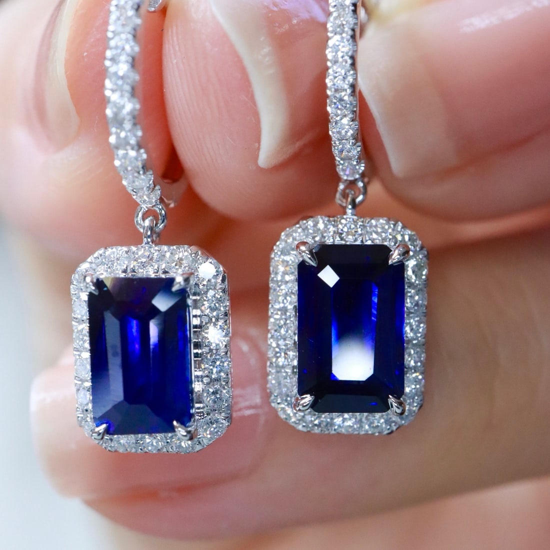 14k Gold 3.36 Ctw Natural Sapphire & Diamond Earrings: Ref:231108406 // gold content:14k gold // main gemstone:sapphire // shape:octagonal // carat weight:2. 76ct // color:royal blue // treatment:natural // // adjacent gemstone 2 : diamond // shape:round