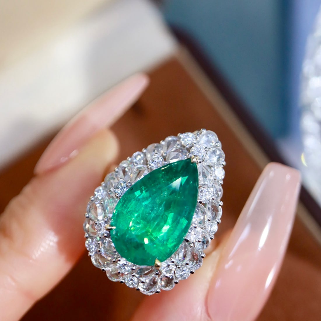 14k Gold 6.26 Ctw Vivid Green Natural Emerald & Diamond Ring/pendant( Without Chain ) - 7