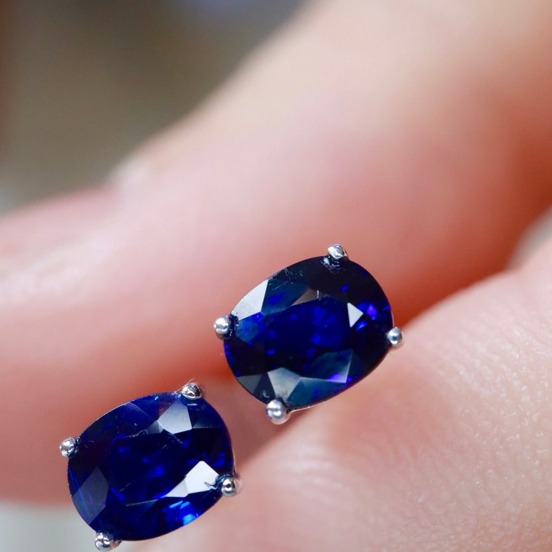 14k Gold 1.25 Ct Natural Sapphire Earrings - 2