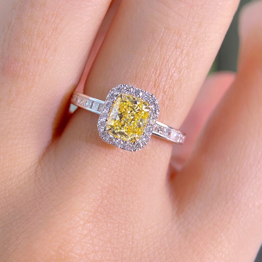 Gia Certified 14k Gold 1.57 Ctw Natural Yellow Diamond & Diamond Ring - 3