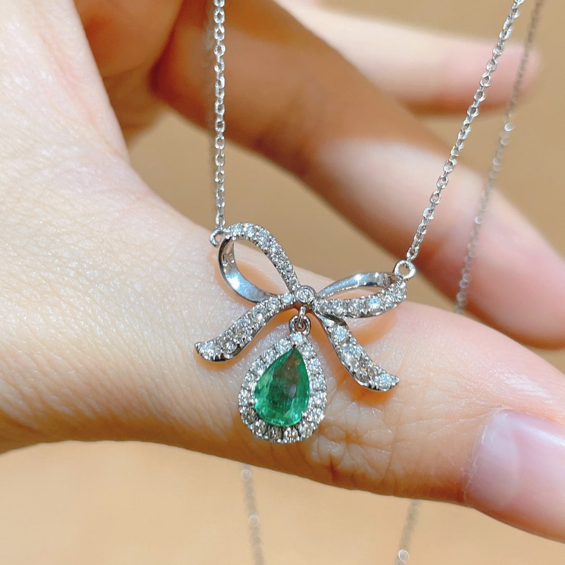 14k Gold 0.81 Ctw Natural Emerald & Diamond Necklace - 3