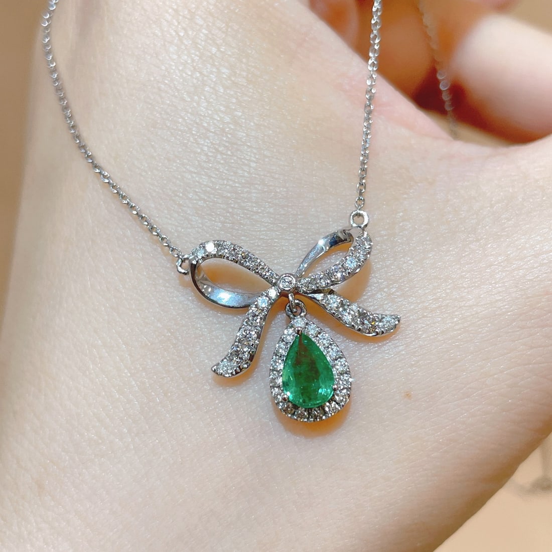 14k Gold 0.81 Ctw Natural Emerald & Diamond Necklace - 4