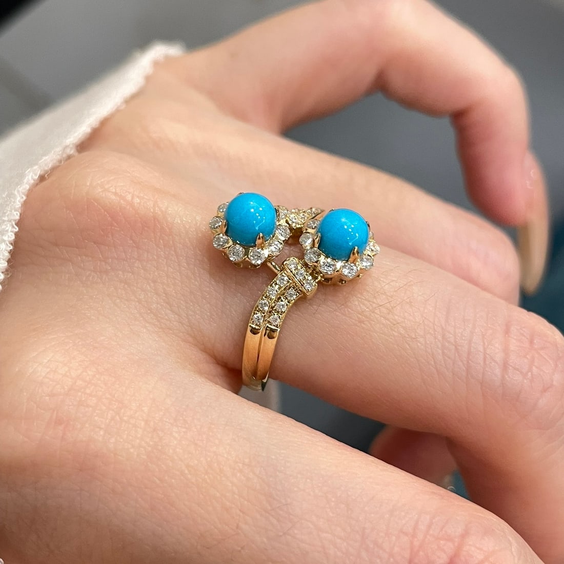 14k Gold 1.2 Ct Natural Blue Turquoise & Diamond Ring - 3