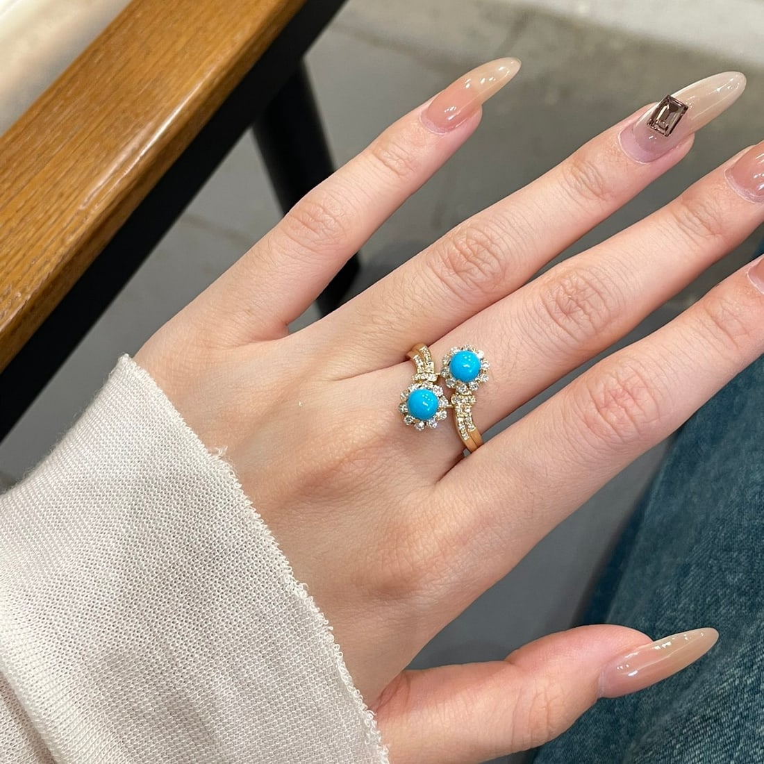 14k Gold 1.2 Ct Natural Blue Turquoise & Diamond Ring - 4