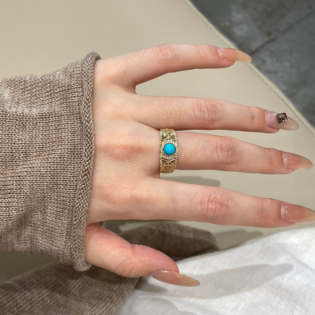 14k Gold 0.5 Ct Natural Blue Turquoise & Diamond Ring - 2