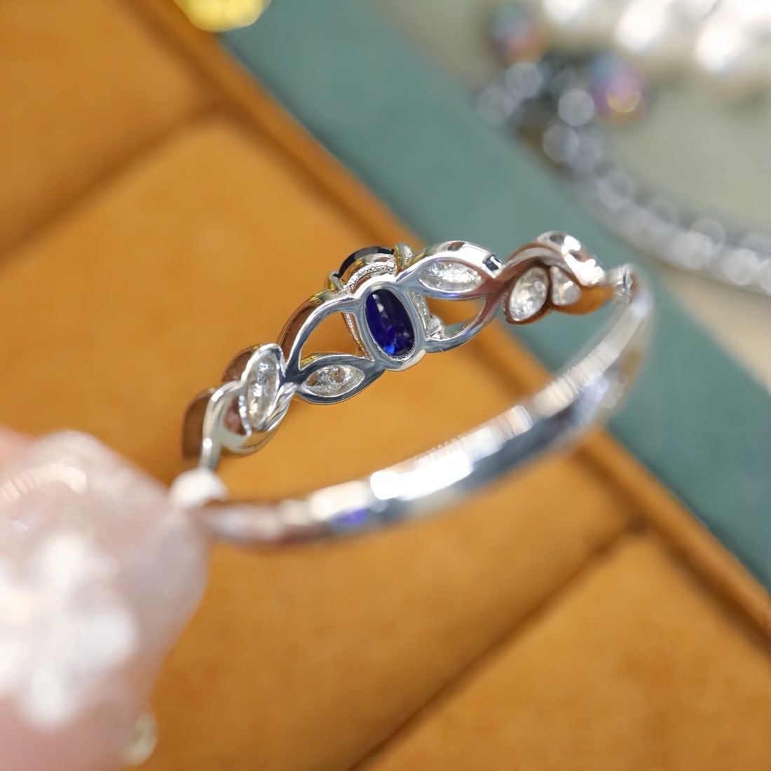 14k Gold 0.61 Ctw Natural Sapphire & Diamond Ring - 4