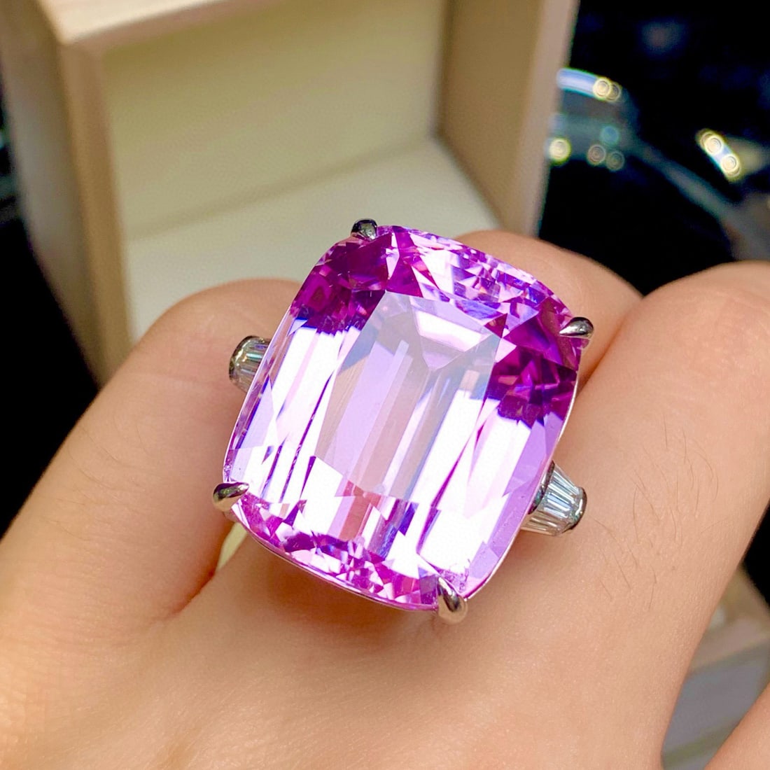 14k Gold 62.45 Ct Natural Kunzite & Diamond Ring - 4