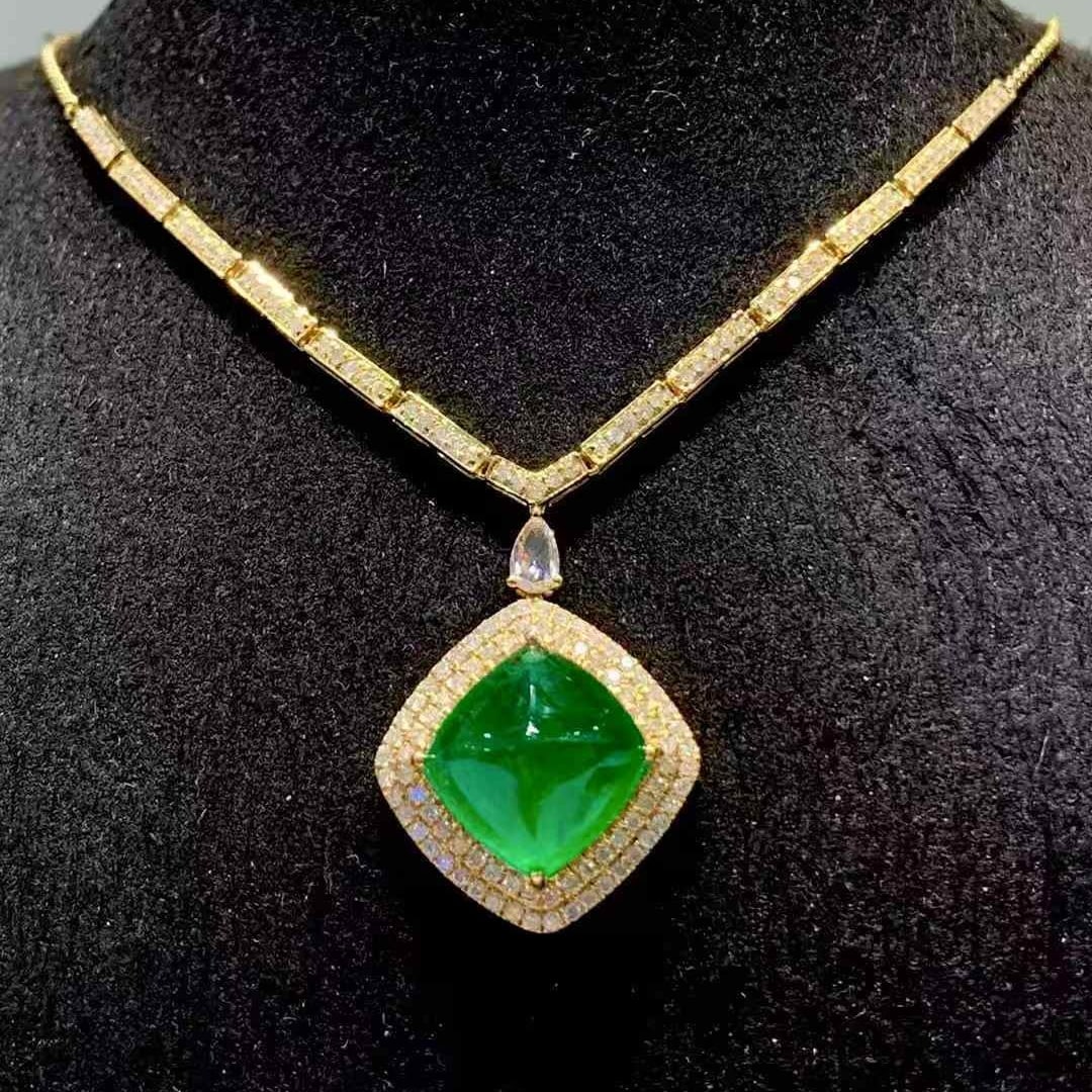 14k Gold 5.6 Ct Vivid Green Natural Emerald & Diamond Necklace - 4