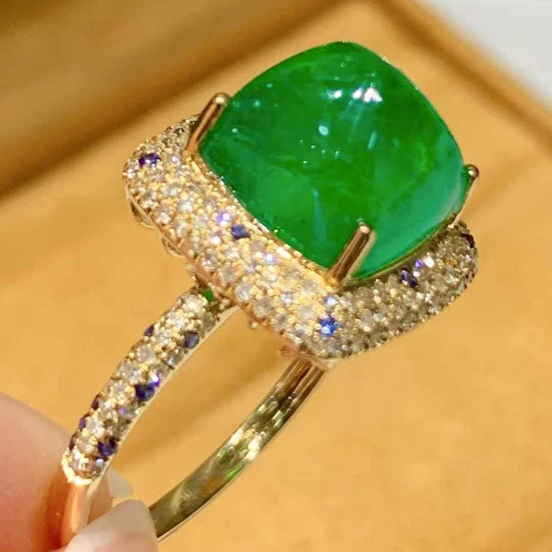 14k Gold 4.5 Ct Vivid Green Natural Emerald & Diamond Ring - 5