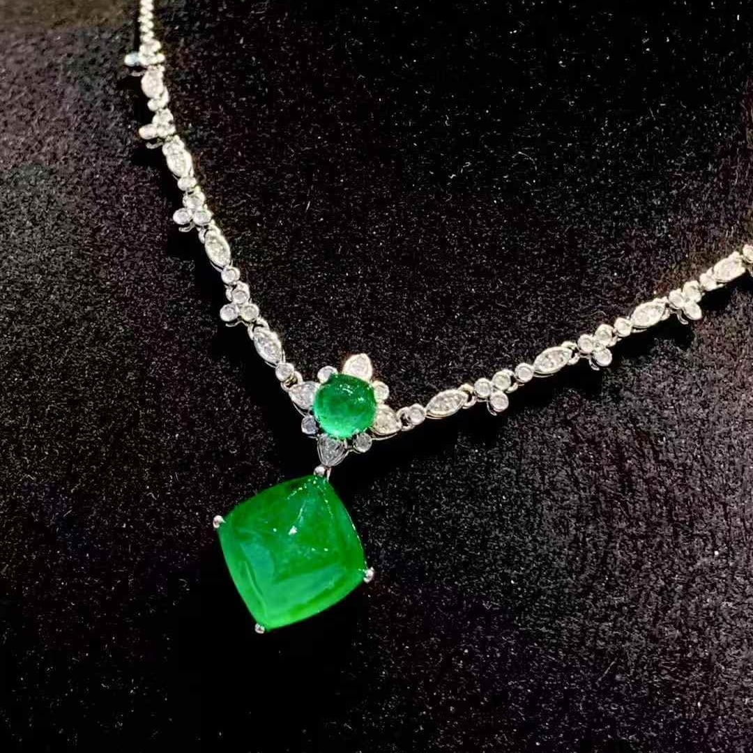14k Gold 6.9 Ct Vivid Green Natural Emerald & Diamond Necklace - 2