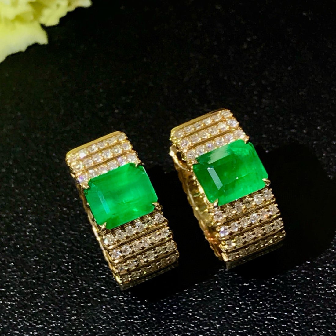 14k Gold 2.93 Ctw Vivid Green Natural Emerald & Diamond Earrings - 2