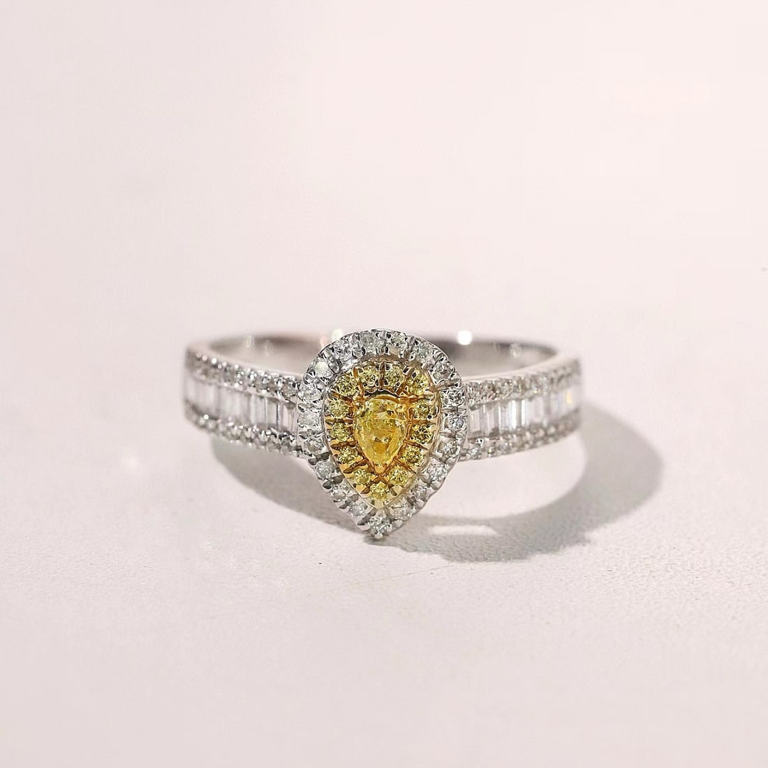 14k Gold 0.50 Ctw Natural Yellow Diamond & Diamond Ring - 6