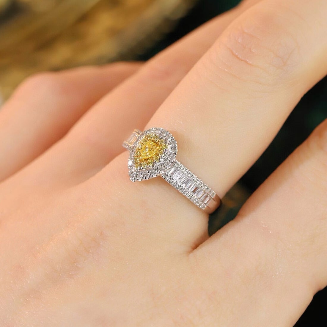 14k Gold 0.50 Ctw Natural Yellow Diamond & Diamond Ring - 8