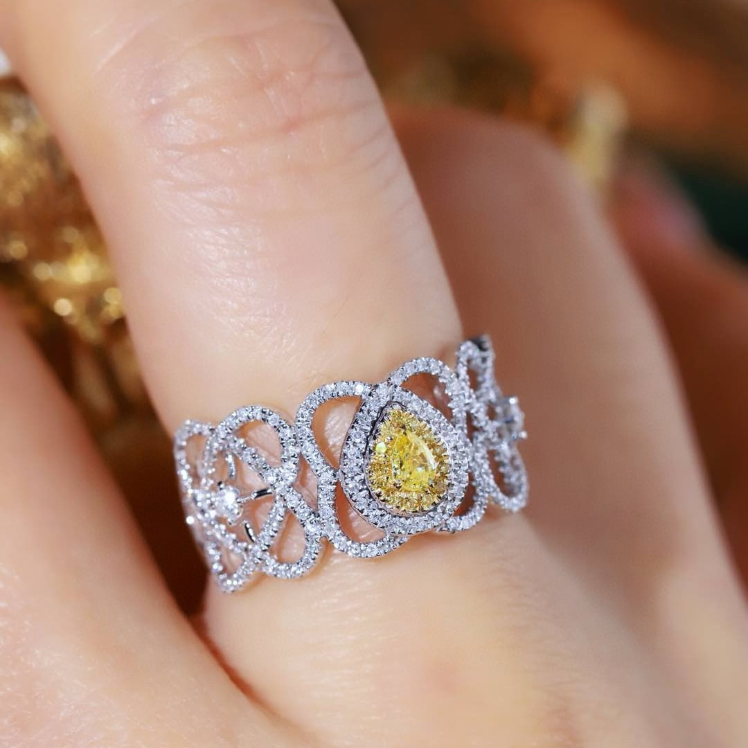 14k Gold 0.55 Ctw Natural Yellow Diamond & Diamond Ring - 7