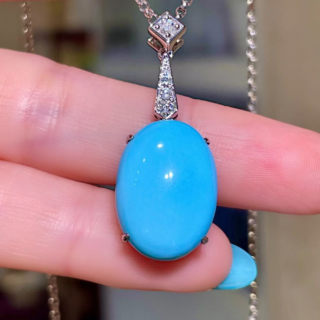 14k Gold 10.11 Ctw Natural Blue Turquoise & Diamond Necklace: Ref:231109216 // gold content:14k gold // main gemstone:blue turquoise // shape:oval // carat weight:9. 99ct // color:blue // treatment:natural // // adjacent gemstone 2 : diamond // shape:round //