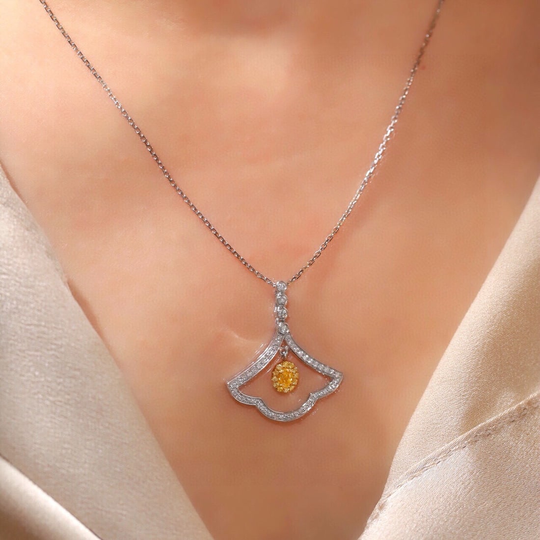 14k Gold 0.48 Ctw Natural Yellow Diamond & Diamond Necklace - 8