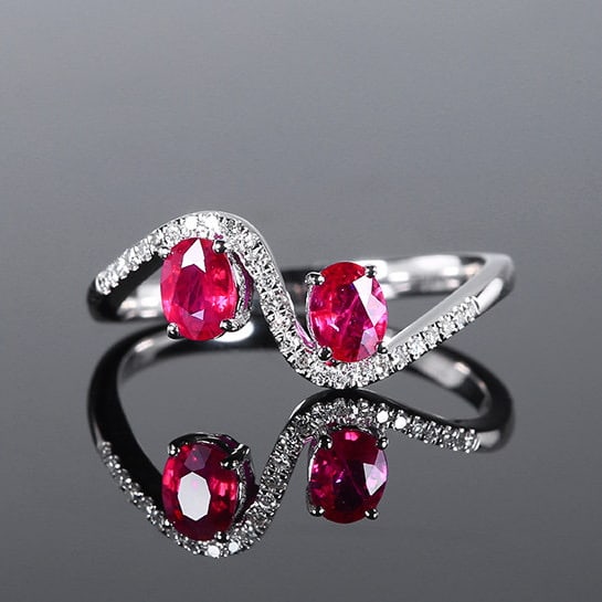 14k Gold 0.71 Ctw Natural Ruby & Diamond Ring: Ref:231110002 // gold content:14k gold // ring size:7. 25us // // main gemstone:ruby // shape:oval // carat weight:0. 63ct // color:red // treatment:natural // // adjacent gemstone 2 : diamond // numb