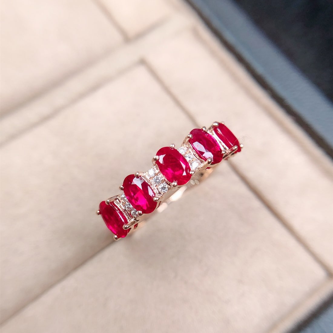 14k Gold 1.29 Ct Natural Ruby & Diamond Ring: Ref:231110026 // gold content:14k gold // ring size:7. 25us // // main gemstone:ruby // shape:oval // carat weight:1. 29ct // color:red // treatment:natural // // adjacent gemstone 2 : diamond // shap