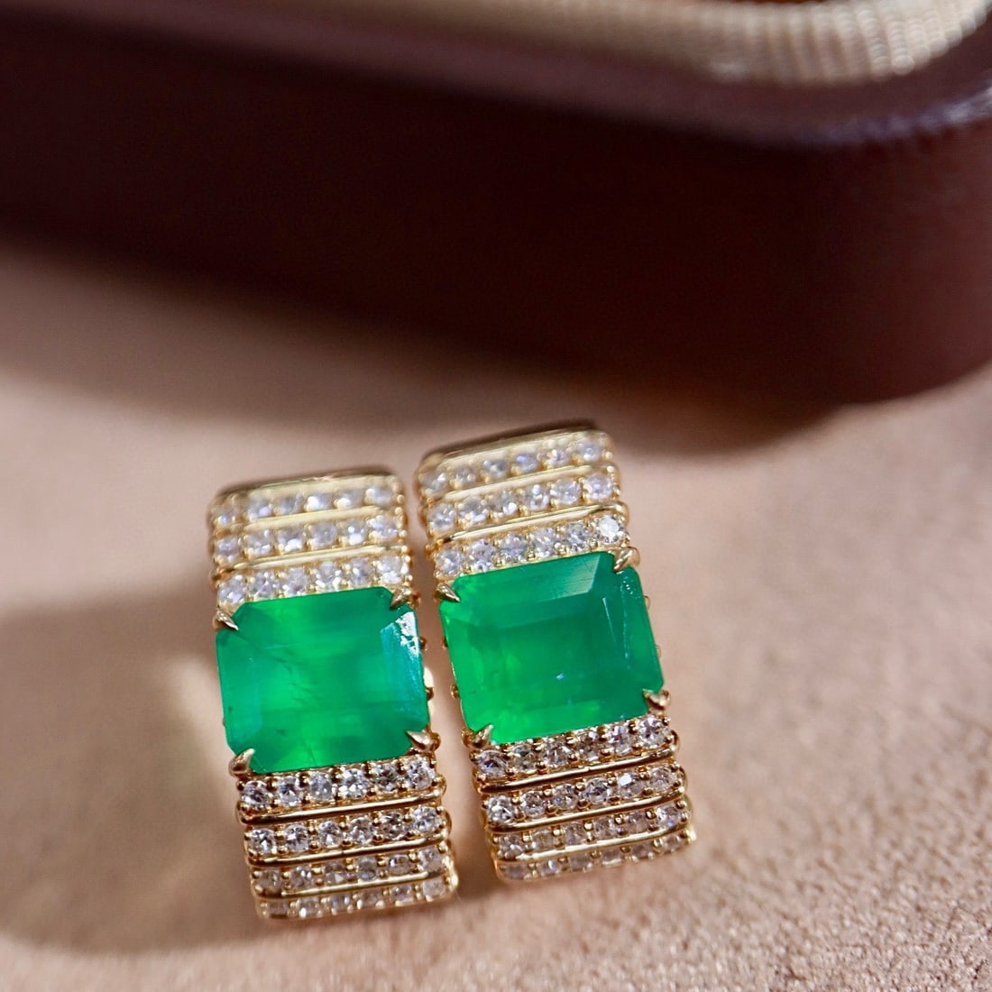 14k Gold 2.93 Ctw Natural Emerald & Diamond Earrings - 5