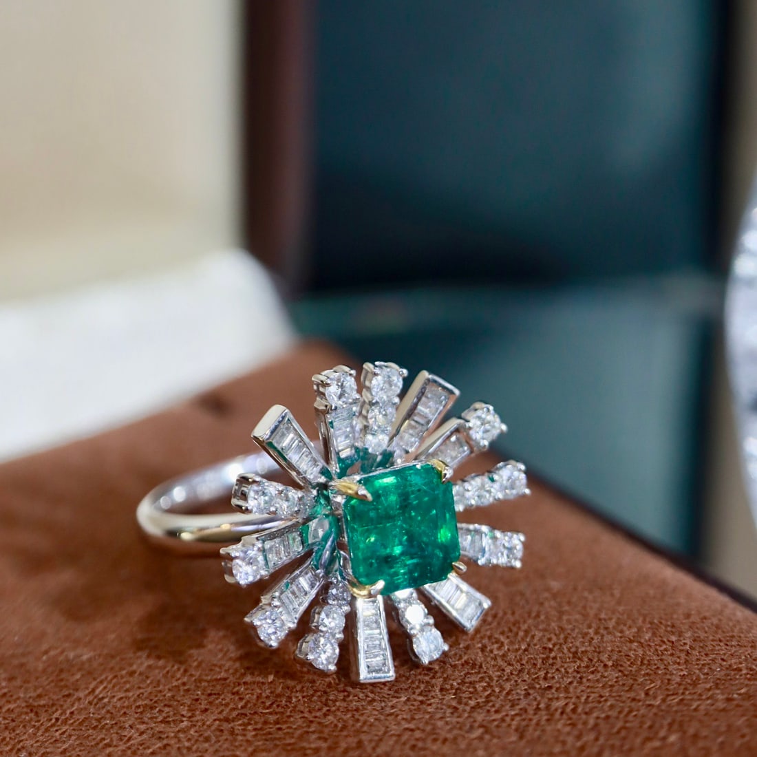 14k Gold 2.63 Ctw Natural Emerald & Diamond Ring - 2