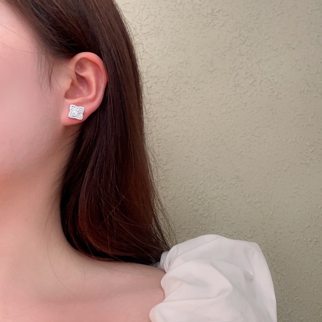 14k Gold 0.78 Ctw Natural H Diamond Earrings - 4