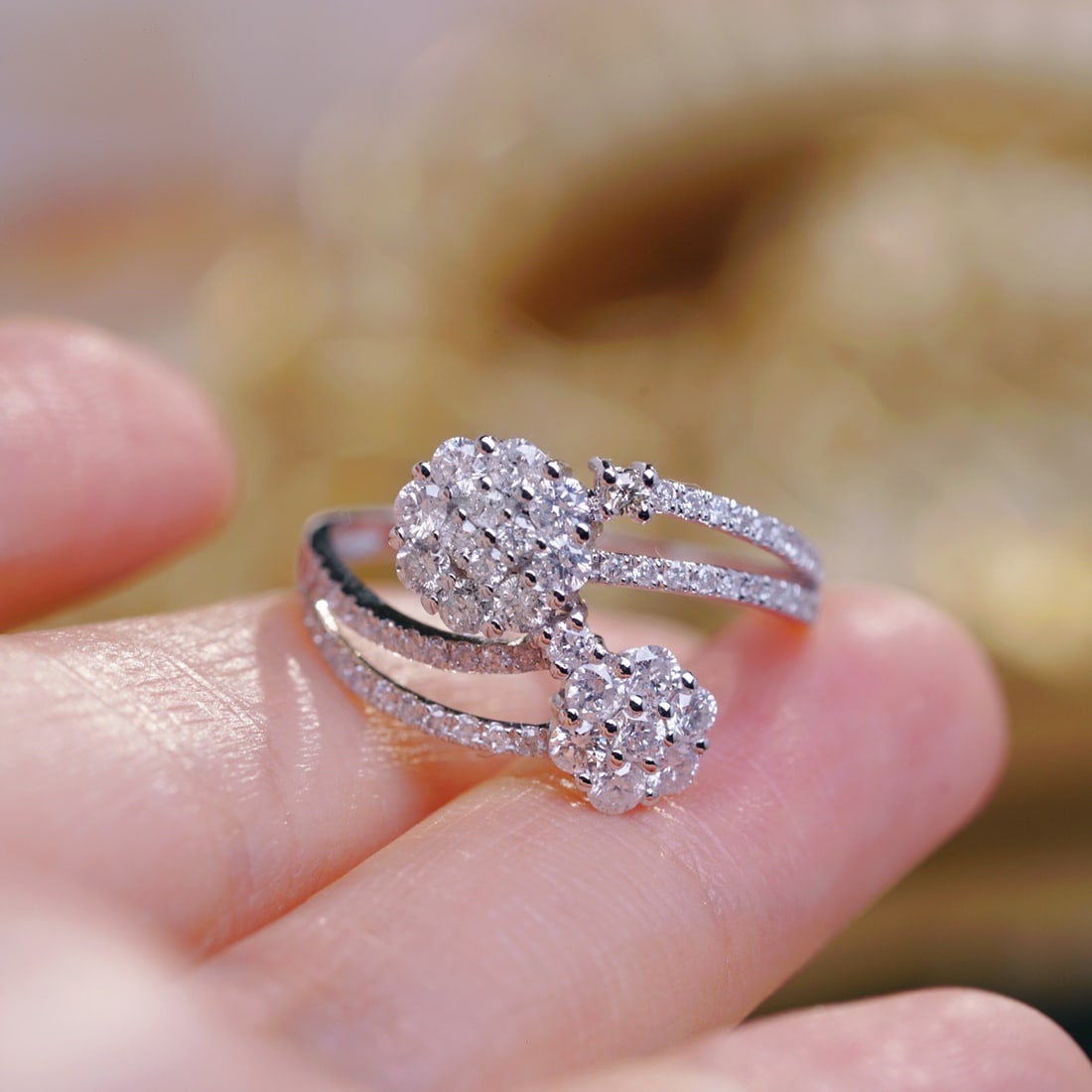 14k Gold 0.90 Ct Natural H Diamond Ring - 4