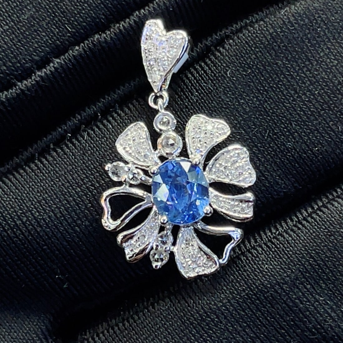 14k Gold 1.06 Ct Natural Sapphire & Diamond & Sapphire Pendant( Without Chain ): Ref:231110049 // gold content:14k gold // main gemstone:sapphire // shape:oval // carat weight:1. 06ct // color:blue // treatment:natural // // adjacent gemstone 2 : diamond // number of stones:35