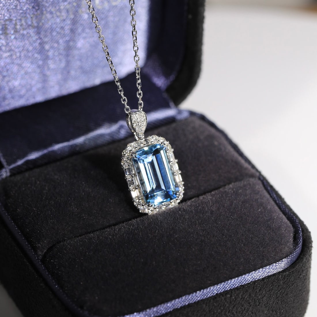 14k Gold 2.33 Ct Natural Aquamarine & Diamond Pendant( Without Chain ) - 3