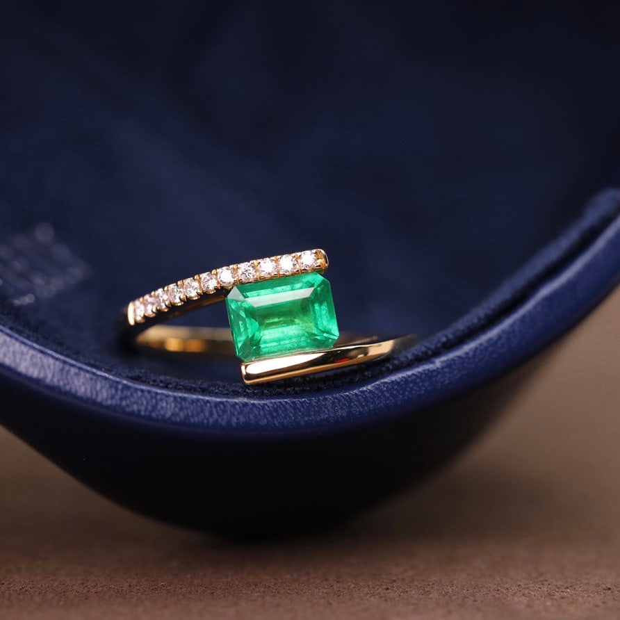 14k Gold 1.10 Ct Vivid Green Natural Emerald & Diamond Ring - 7