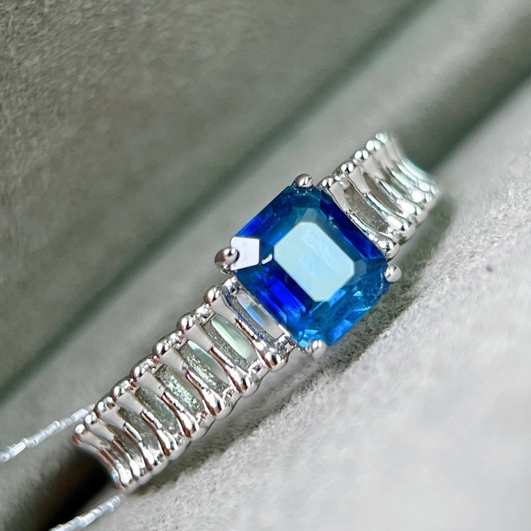 14k Gold 0.95 Ct Natural Sapphire Ring - 4