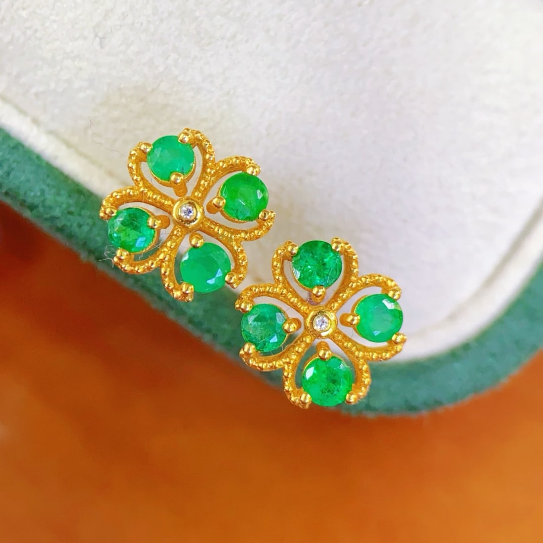 14k Gold 0.7 Ct Natural Emerald & Diamond Earrings - 3