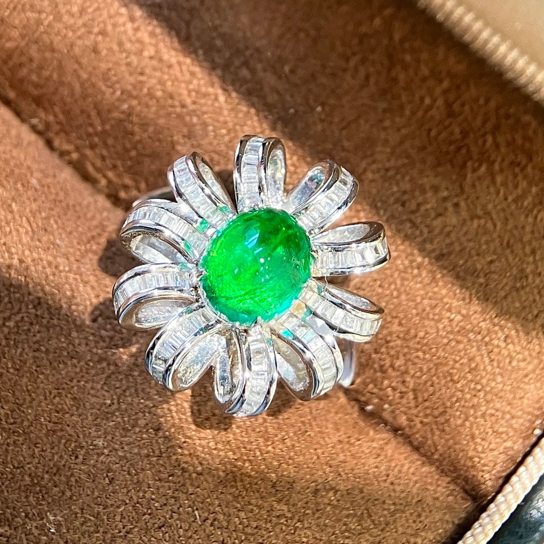 14k Gold 2.45 Ctw Vivid Green Natural Emerald & Diamond Ring - 4