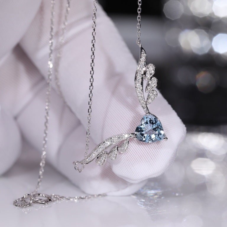 14k Gold 1.33 Ctw Natural Aquamarine & Diamond Necklace - 3