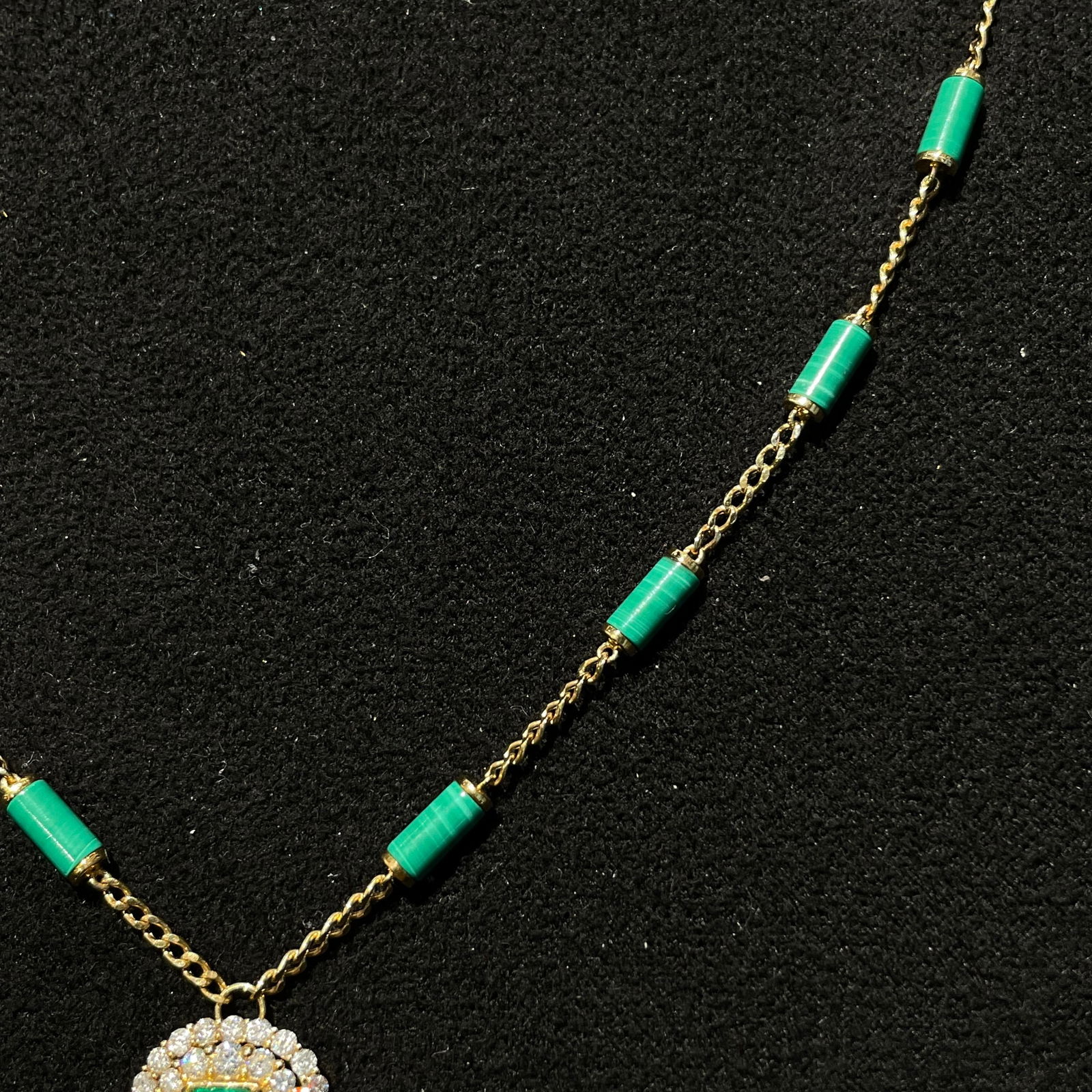 14k Gold 1 Ct Vivid Green Natural Emerald & Diamond Necklace - 4