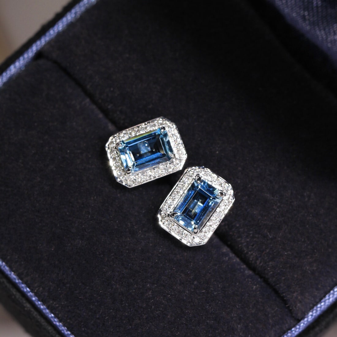 14k Gold 1.20 Ct Natural Aquamarine & Diamond Earrings - 4