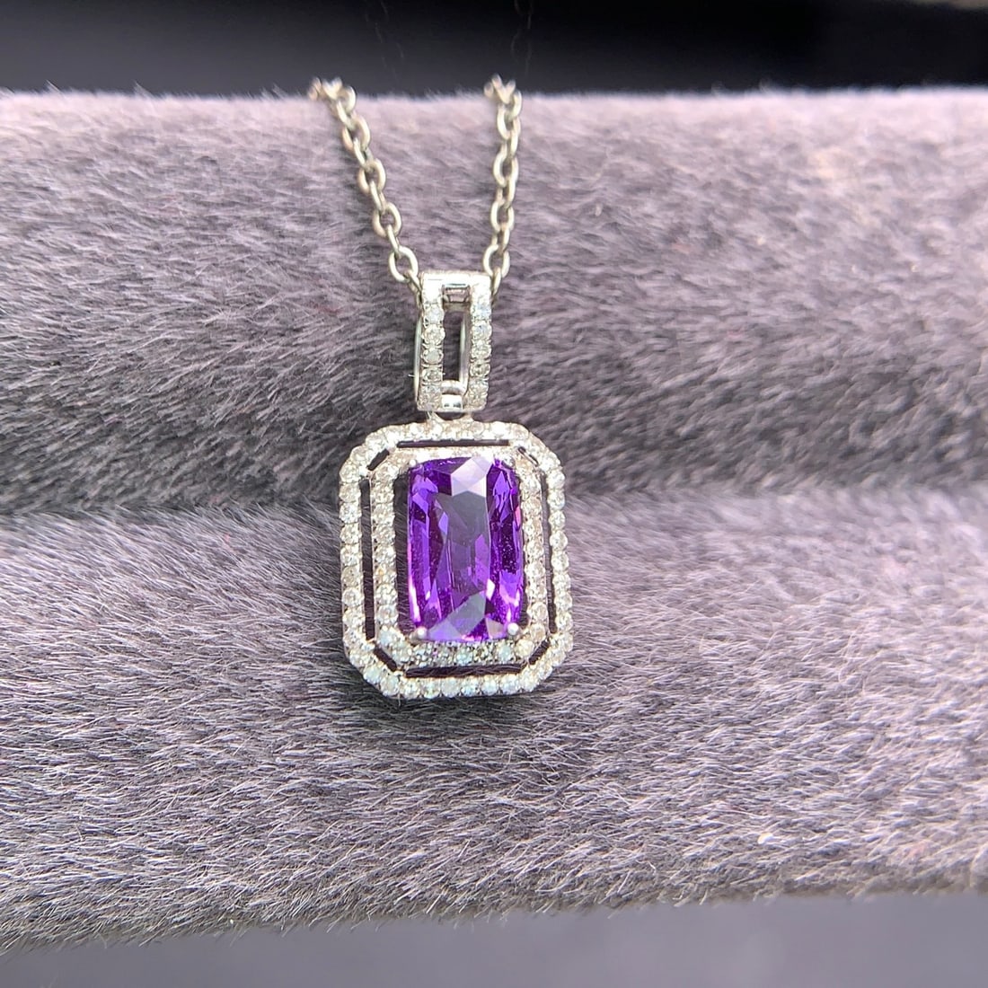 14k Gold 1.04 Ct Natural Sapphire & Diamond Pendant( Without Chain ): Ref:231110148 // gold content:14k gold // main gemstone:sapphire // shape:cushion // carat weight:1. 04ct // color:purple // treatment:natural // // adjacent gemstone 2 : diamond // shape:round //