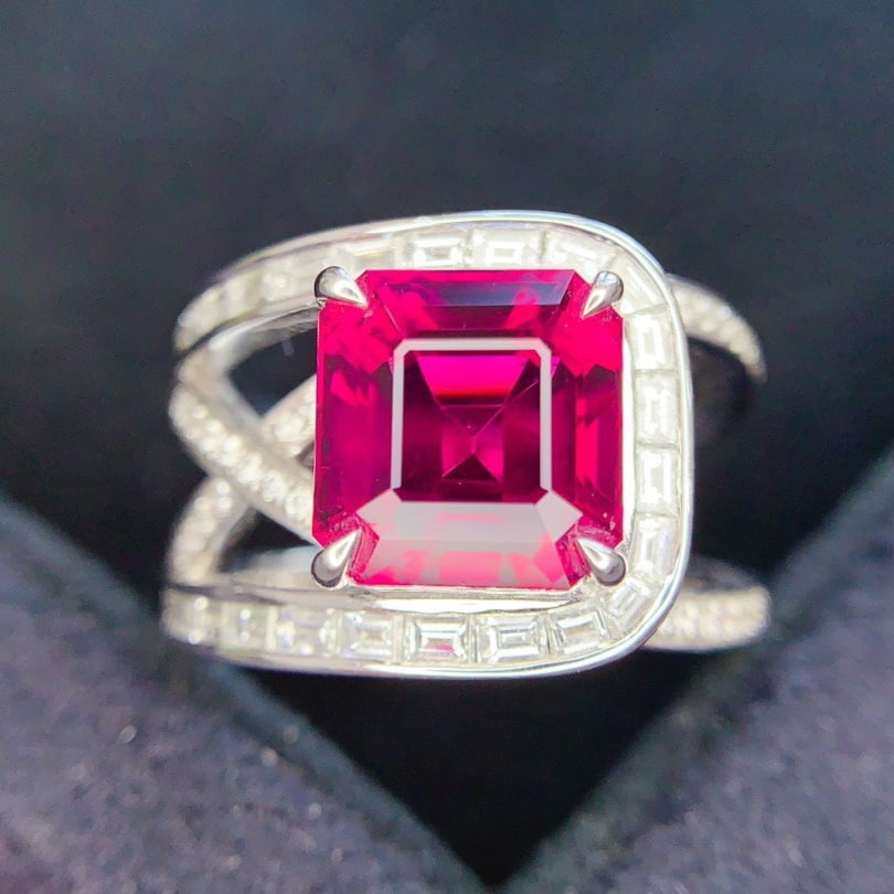 14k Gold 5.19 Ctw Natural Tourmaline & Diamond Ring: Ref:231110248 // gold content:14k gold // ring size:7. 25us // // main gemstone:tourmaline // shape:octagonal // carat weight:4. 15ct // color:red // treatment:natural // // adjacent gemstone 2 : diam