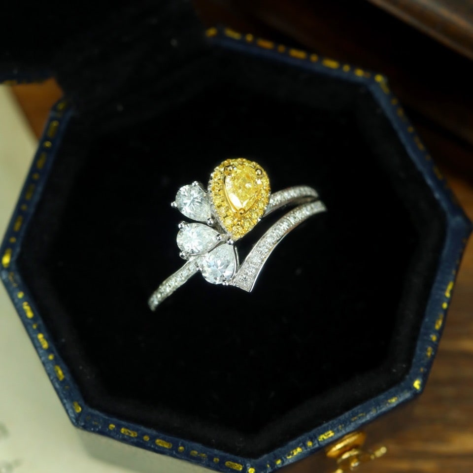 14k Gold 0.82 Ctw Natural Yellow Diamond & Diamond Ring - 6