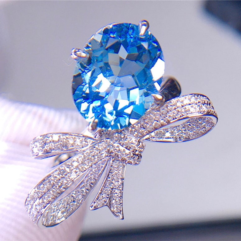 14k Gold 3.6 Ct Natural Aquamarine & Diamond Ring - 4