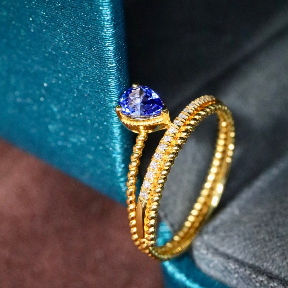 14k Gold 0.56 Ctw Natural Sapphire & Diamond Ring - 3