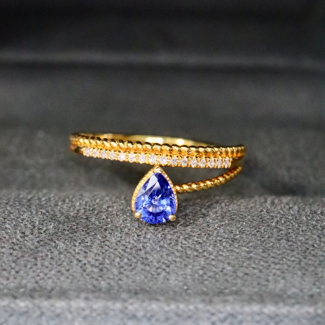 14k Gold 0.56 Ctw Natural Sapphire & Diamond Ring - 4