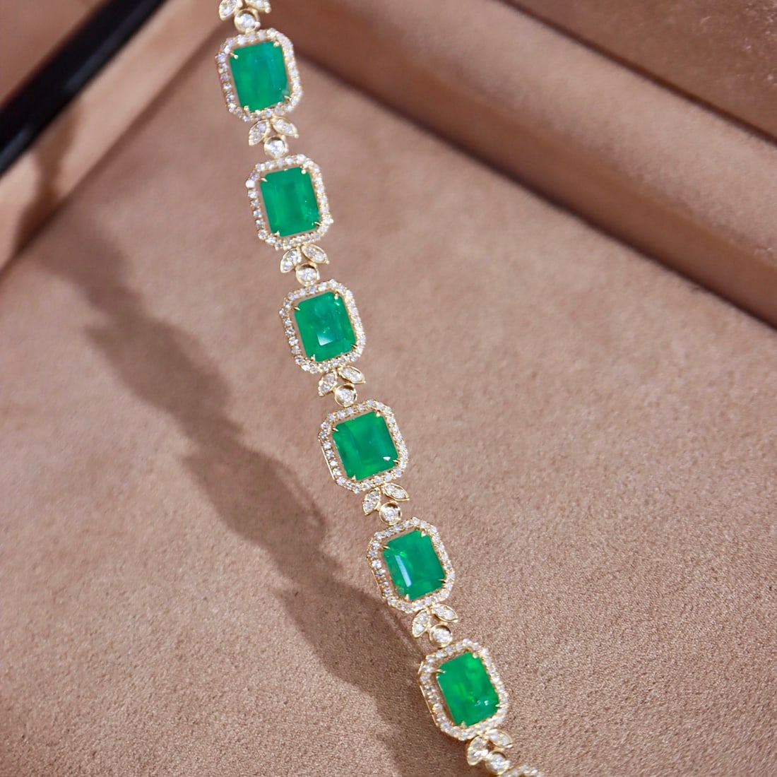 14k Gold 7.34 Ctw Natural Emerald & Diamond Bracelet - 2